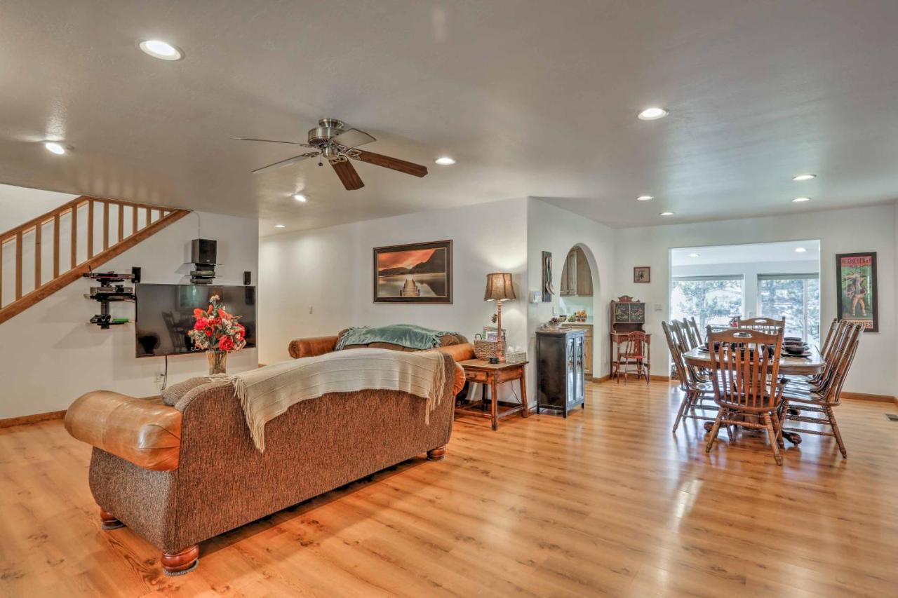Lakeside Home With Game Room, Yard, Deck And Fireplace Pinetop-Lakeside Ngoại thất bức ảnh