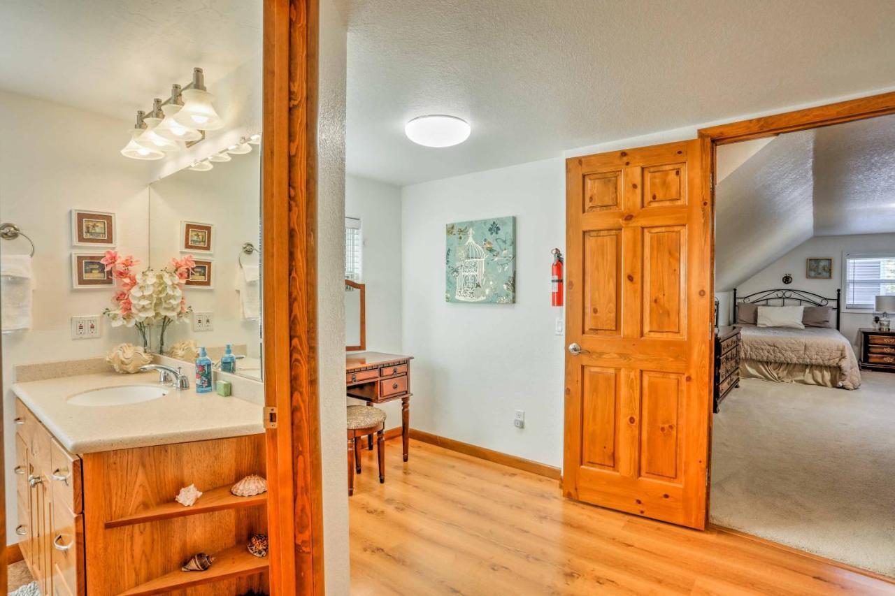 Lakeside Home With Game Room, Yard, Deck And Fireplace Pinetop-Lakeside Ngoại thất bức ảnh